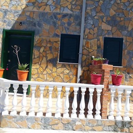 Villa Fredi Orikum Esterno foto