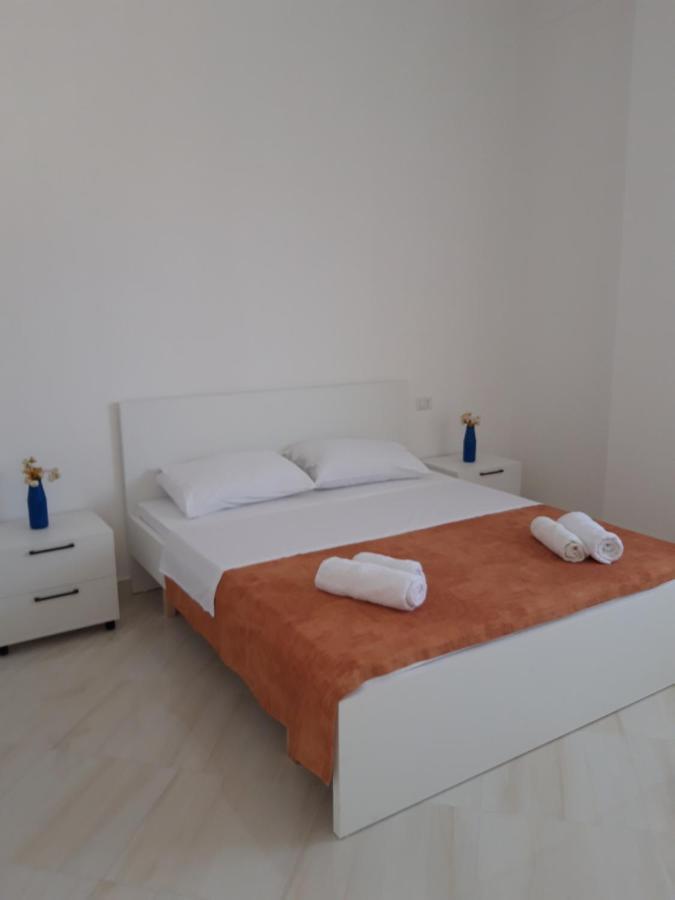 Villa Fredi Orikum Esterno foto