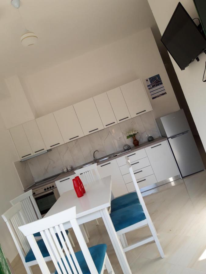 Villa Fredi Orikum Esterno foto