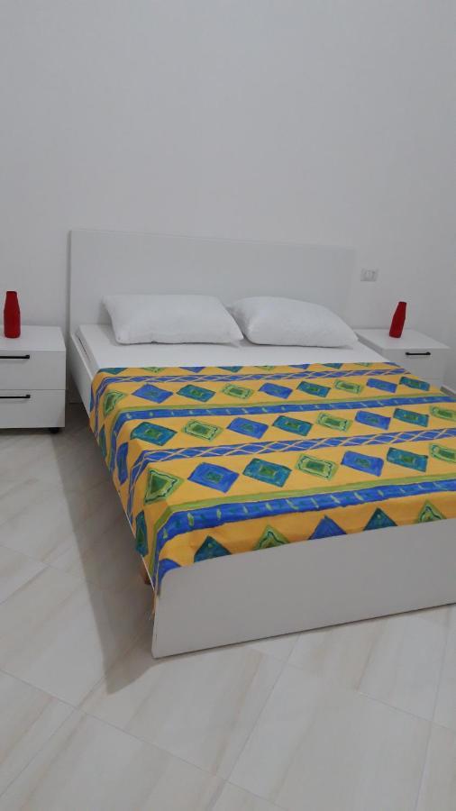 Villa Fredi Orikum Esterno foto