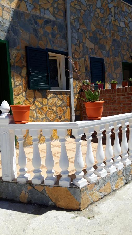 Villa Fredi Orikum Esterno foto